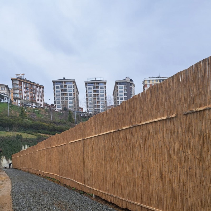 Büyük Boy Doğal Hasır Kamış Çit 2.5m x 6m Büyük Boy Doğal Hasır Kamış Çit 2.5m x 6m