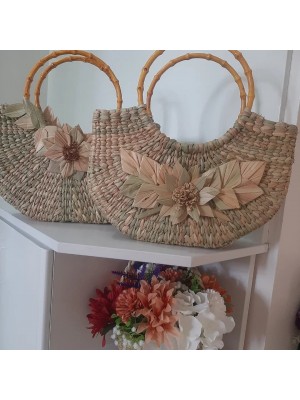 El Dokuması Halkalı Yarım Ay Doğal Hasır Çanta El Dokuması Halkalı Yarım Ay Doğal Hasır Çanta