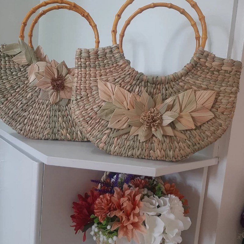 El Dokuması Halkalı Yarım Ay Doğal Hasır Çanta El Dokuması Halkalı Yarım Ay Doğal Hasır Çanta