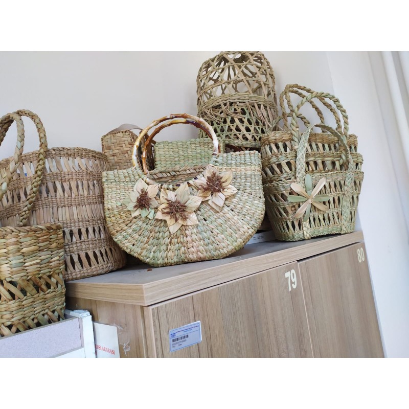 El Dokuması Halkalı Yarım Ay Doğal Hasır Çanta El Dokuması Halkalı Yarım Ay Doğal Hasır Çanta